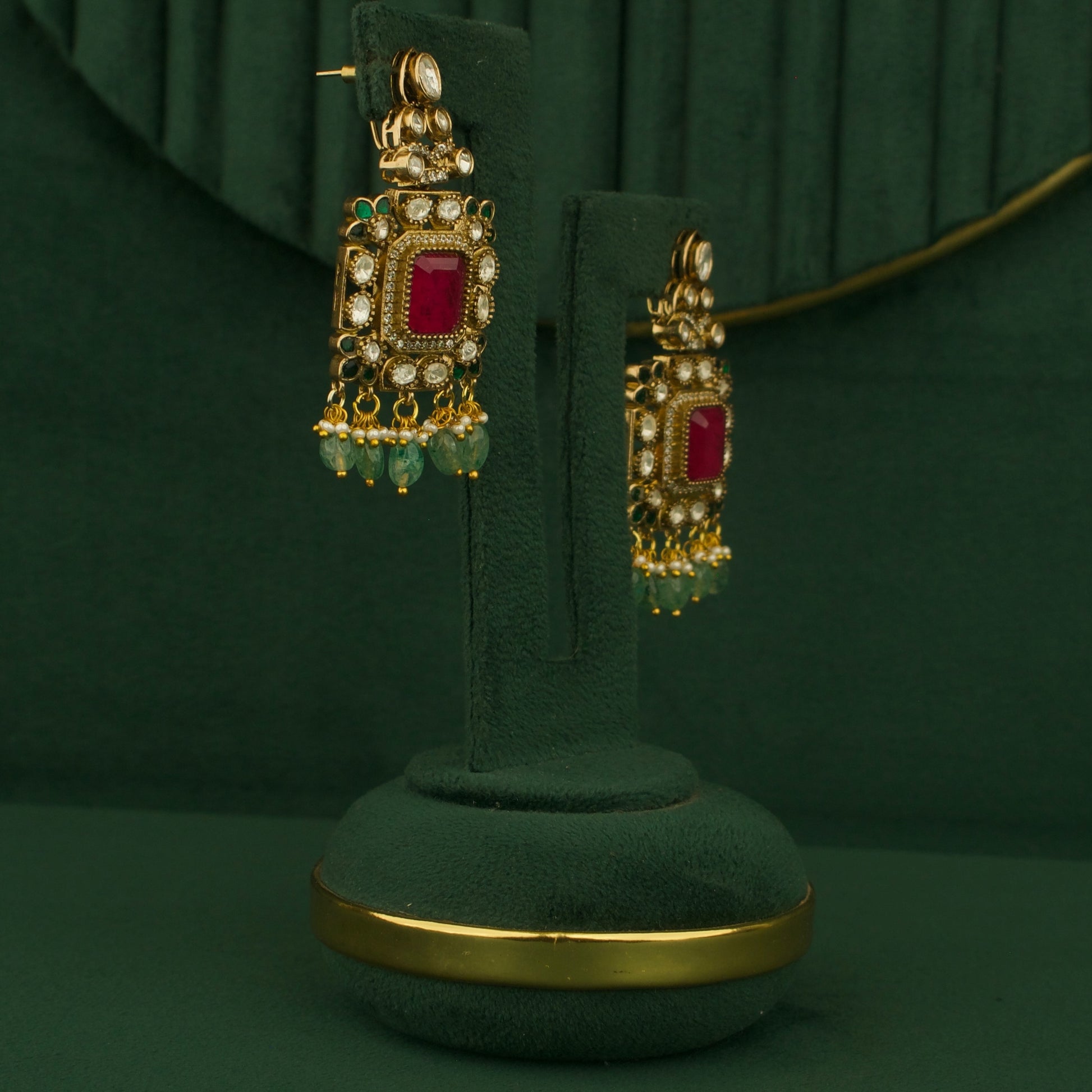 Dazzling Design Fusion Kundan & Polki Victorian Choker Set with Green Beads
