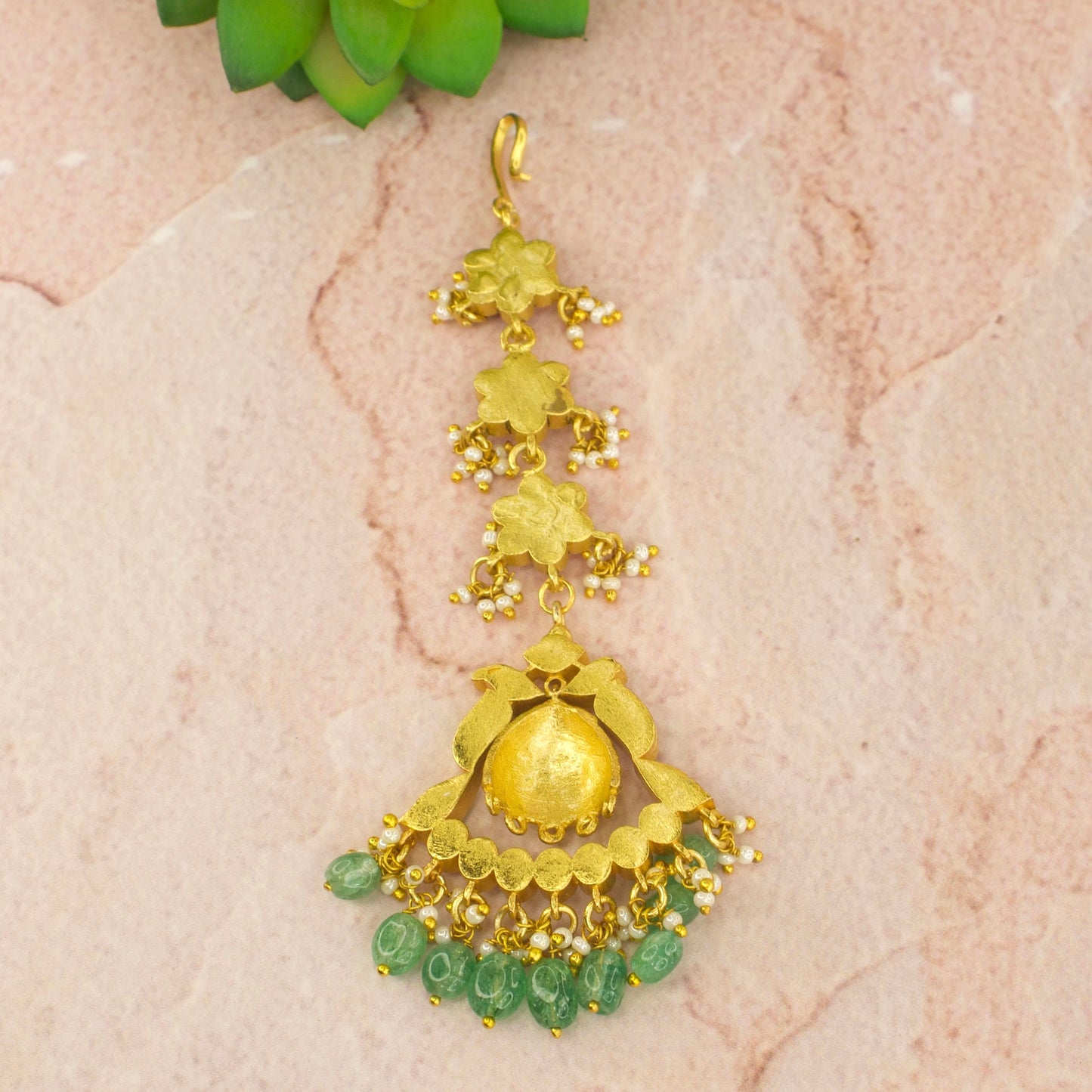 Floral Elegance Jadau Kundan Maang Tikka with Intricate Detailing