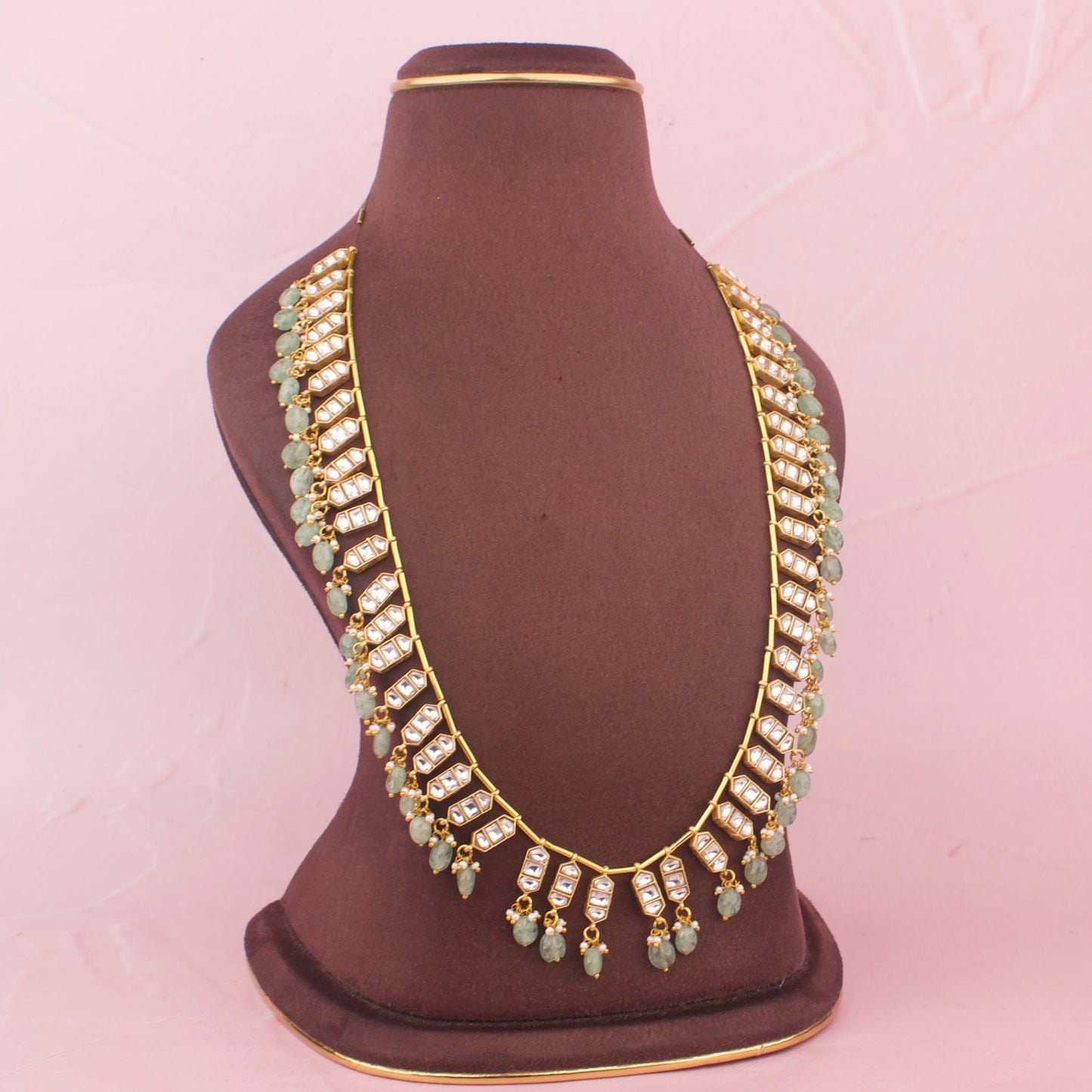 Close-Up Detail View of Sleek Jadau Kundan Bits Chain Necklace With Beads Hangings | Dulhan Jewels