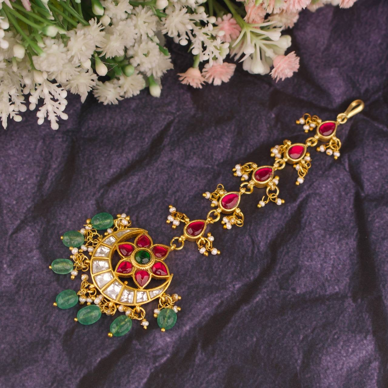 Chand Shaped Jadau Kundan Maangtika