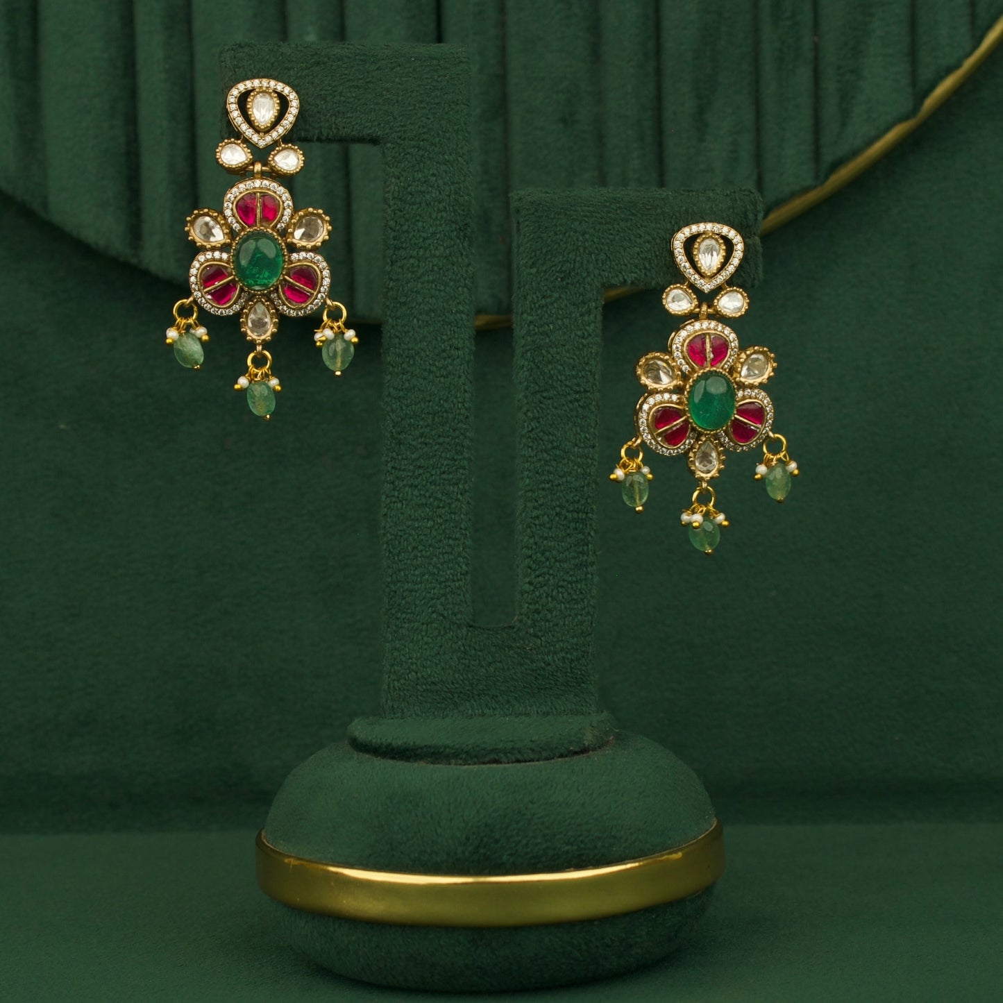 Refined Fusion Victorian Polki Kundan Short Necklace