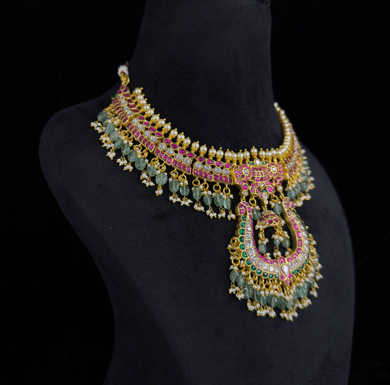 Majestic Splendor: Jadau Kundan Necklace with 22k gold plating This product belongs to Jadau Kundan jewellery Category