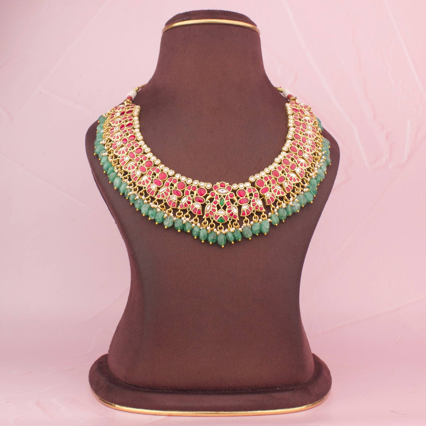 Grand Jadau Kundan Short Necklace With Beads Hangings