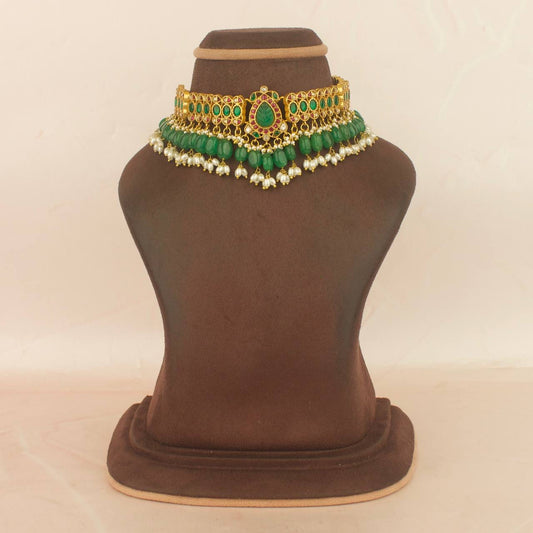 bridal jadau kundan choker with green beads and pearl drops
