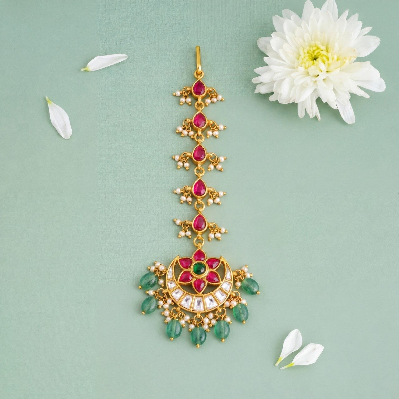 Chand Shaped Jadau Kundan Maangtika