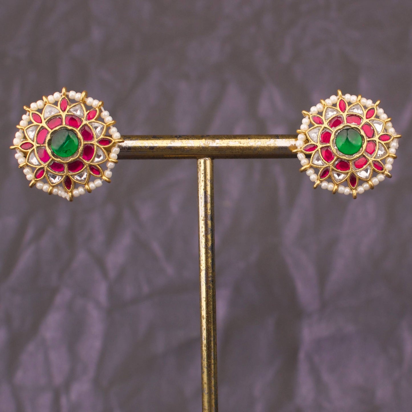 Elegant Jadau Kundan Studs With Pearl Detailing