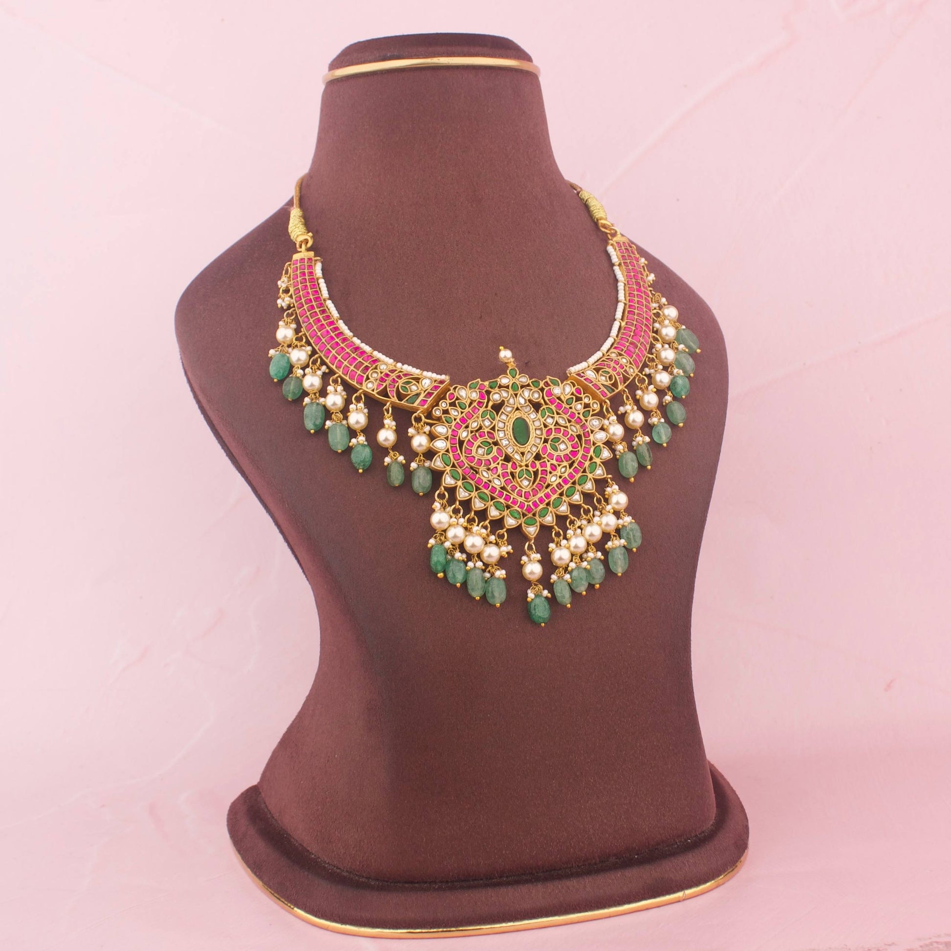 Jadau Kundan Kanti Style Necklace With Green Hangings Craftsmanship & Detail View - Dulhan Jewels