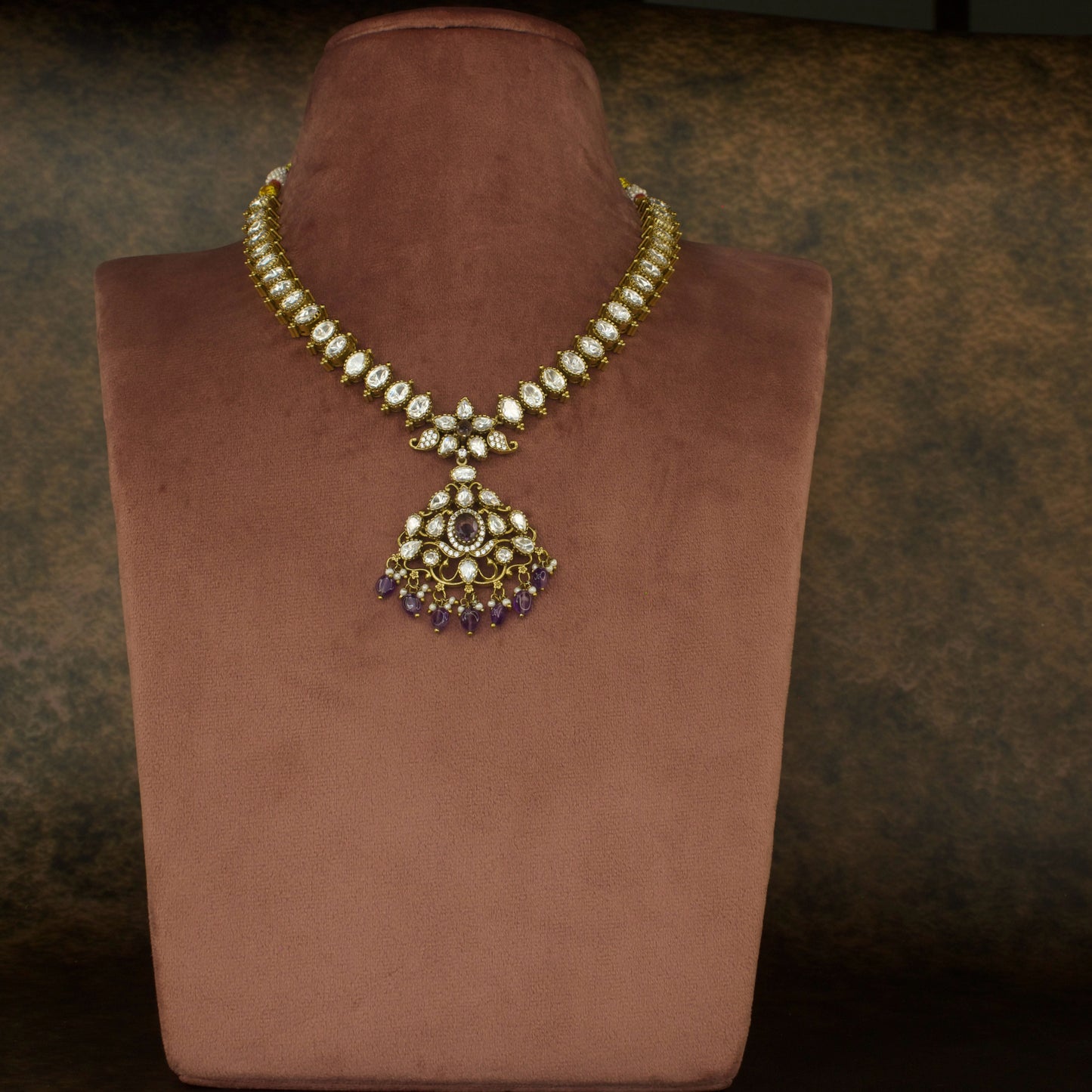Single Layer Polki Victorian Necklace Set with High Quality Victorian Finish. This product belongs to Victorian Jewellery category