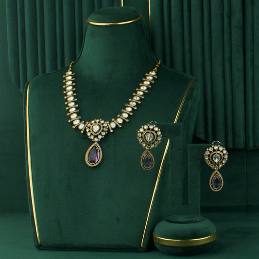 Regal Tranquility: Victorian Necklace Set