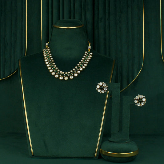 Sleek Classic Victorian Polki Pearl Necklace Set