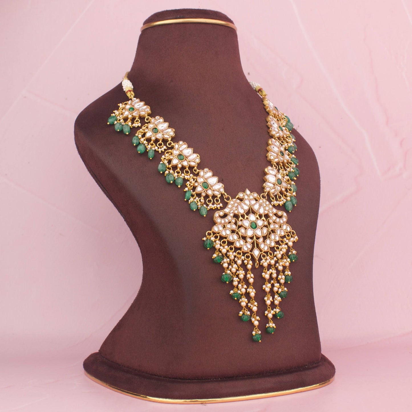 Regal Cascade: Jadau Kundan Necklace with Floral Motifs