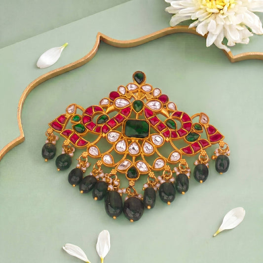 Ethnic Jadau Kundan Pendant With Emerald Beads