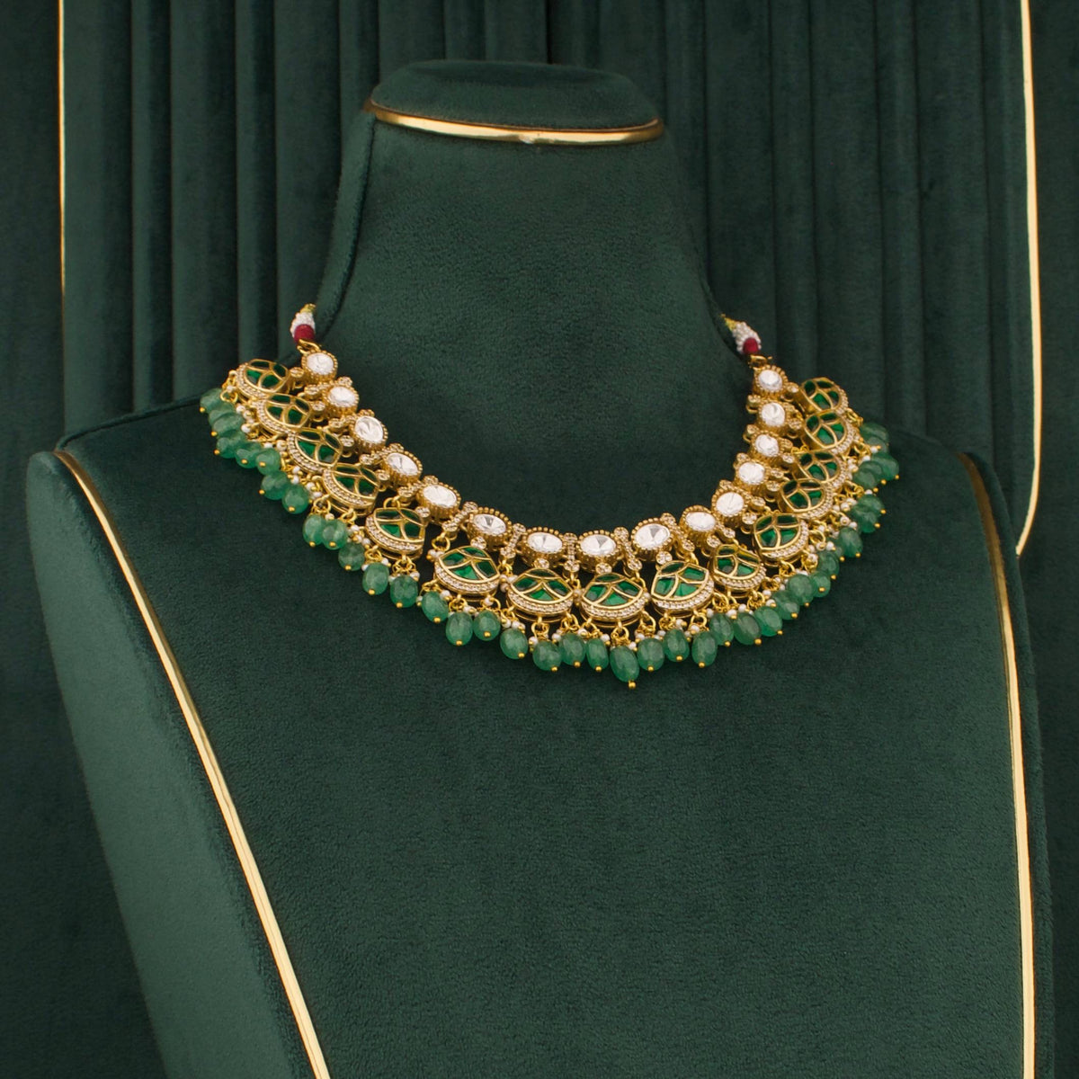 Emerald Victorian Polki Necklace Set With Matching Earrings Close-up Design & Gemstone Detailing - Dulhan Jewels