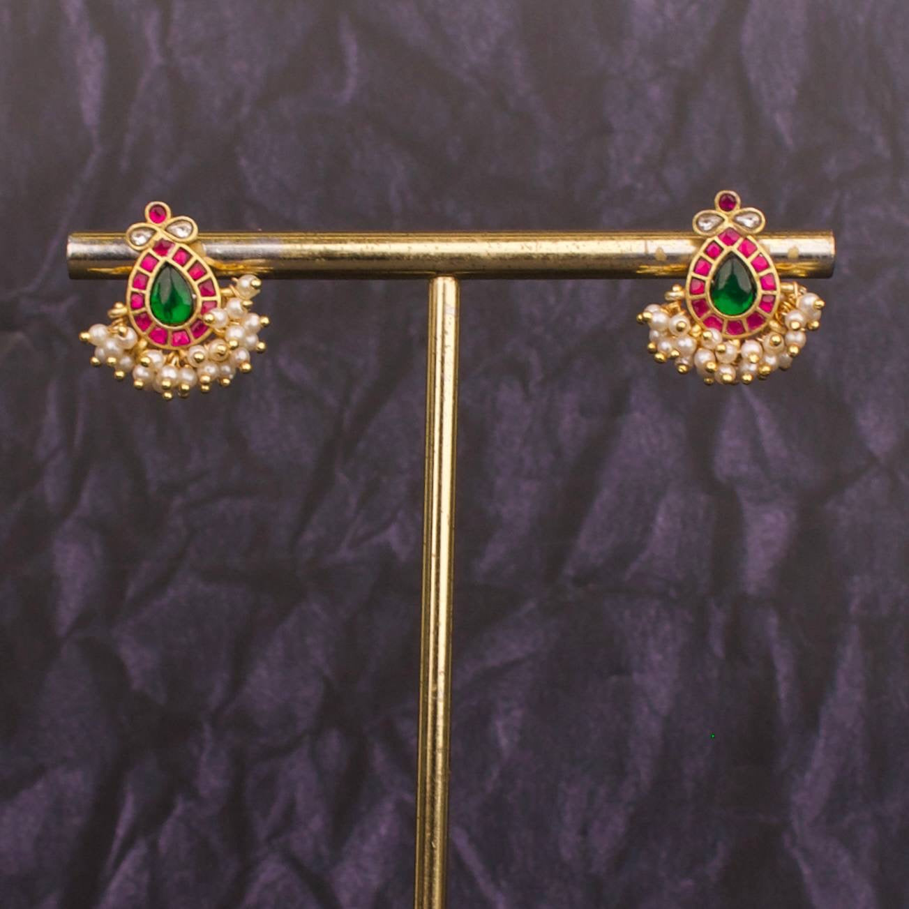 Cute Jadau Kundan Studs With Pearl Bunch