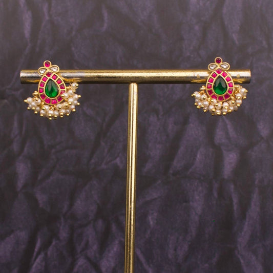 Cute Jadau Kundan Studs With Pearl Bunch