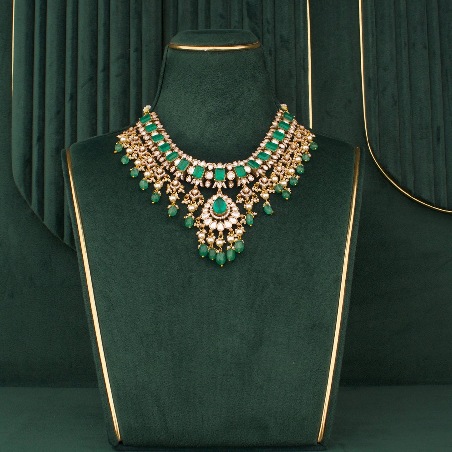 Emerald Victorian Polki Necklace Set With Earrings
