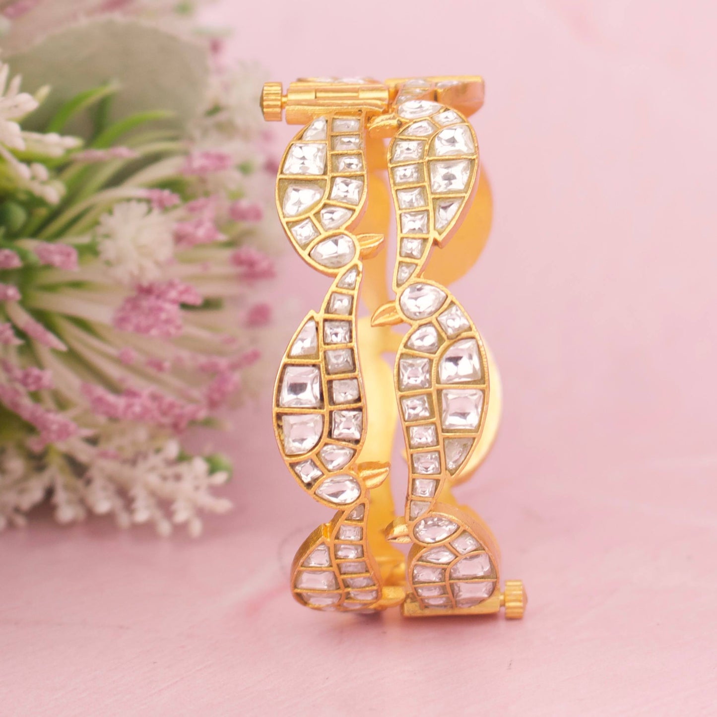 Unique Jadau Kundan Sleek Bangles
