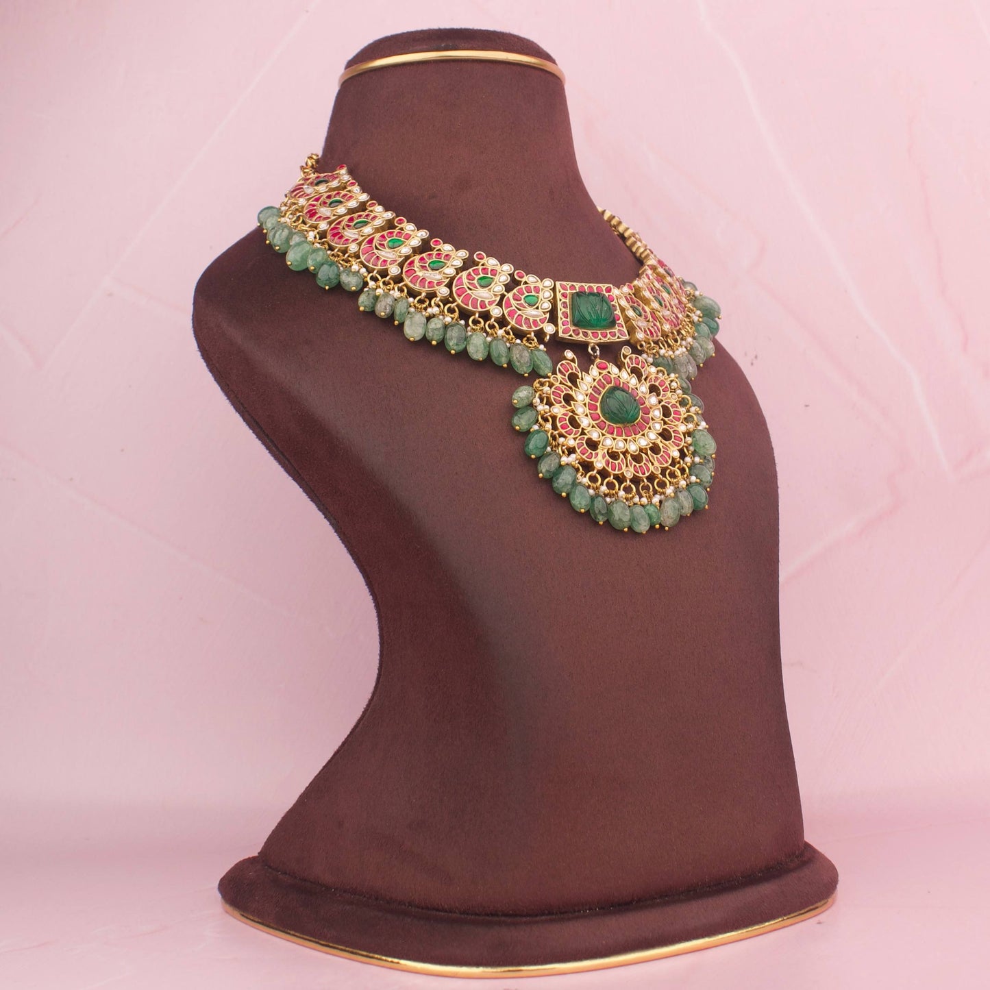 Elegant Jadau Kundan Necklace with Emerald Bead Accents