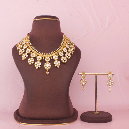 Elegant Necklace With Mango Design And Matching Earrings