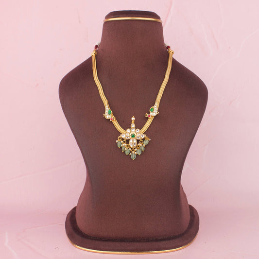 Nantad Chain Necklace With Emerald Drops And Pendant