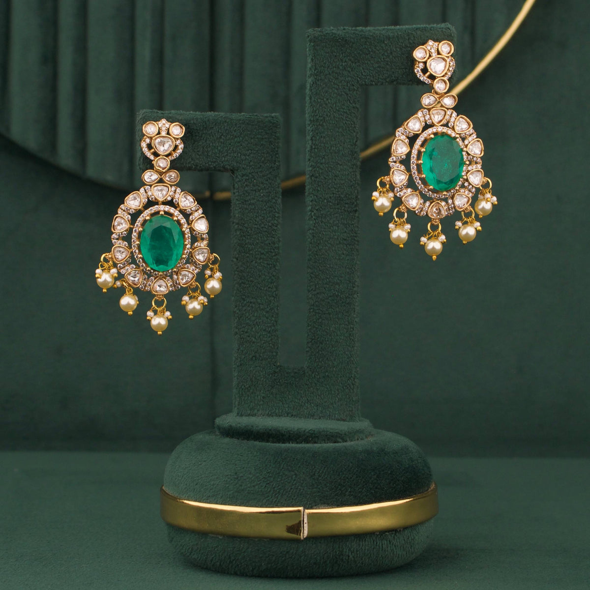 Radiant Victorian Emerald Necklace Set With Pearl Drops And Matching Earrings