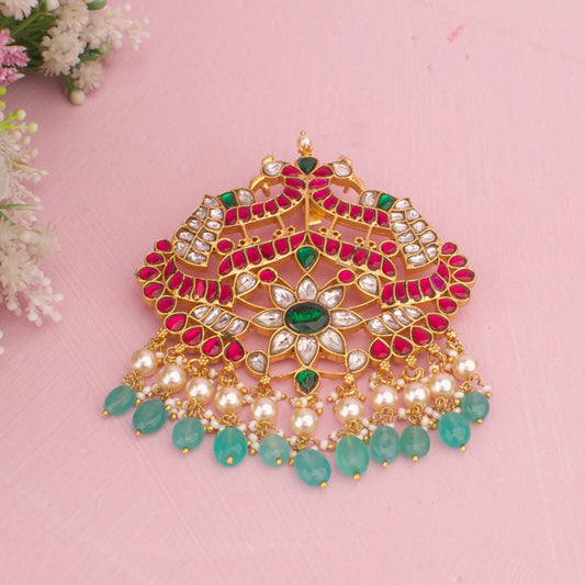 Jadau Kundan Pendant With Pearl Hangings And Emerald Stone