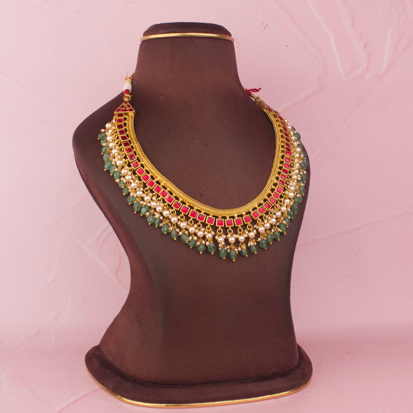 Side view of premium gold temple Reversible 2 in 1 Jadau Kundan Jalebi Necklace With Beads
