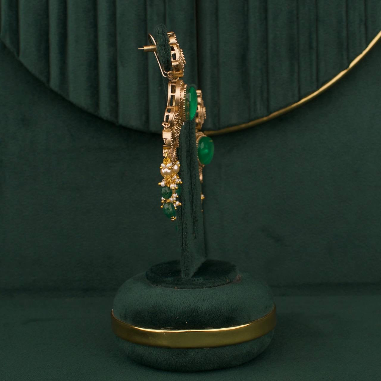 Sleek Victorian Polki Hanging Necklace Set