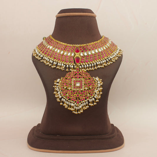 Exquisite Jadau Kundan Necklace with Rice Pearl Detailing