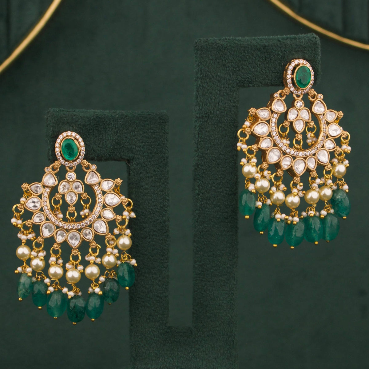 Elegant Victorian Emerald Choker With Earrings