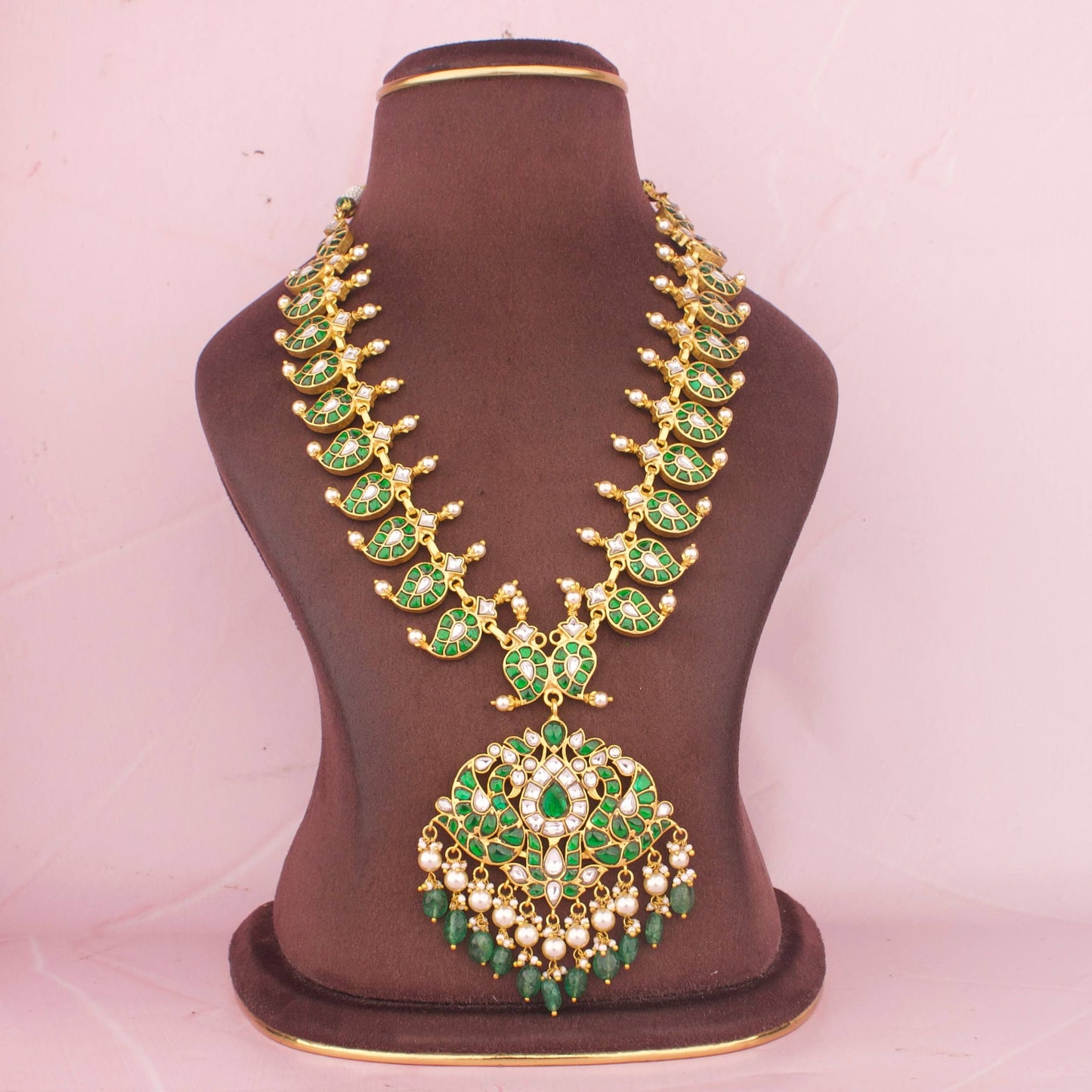 Regal Pink And Green Dual-Sided Mango Haram With Royal Pendant