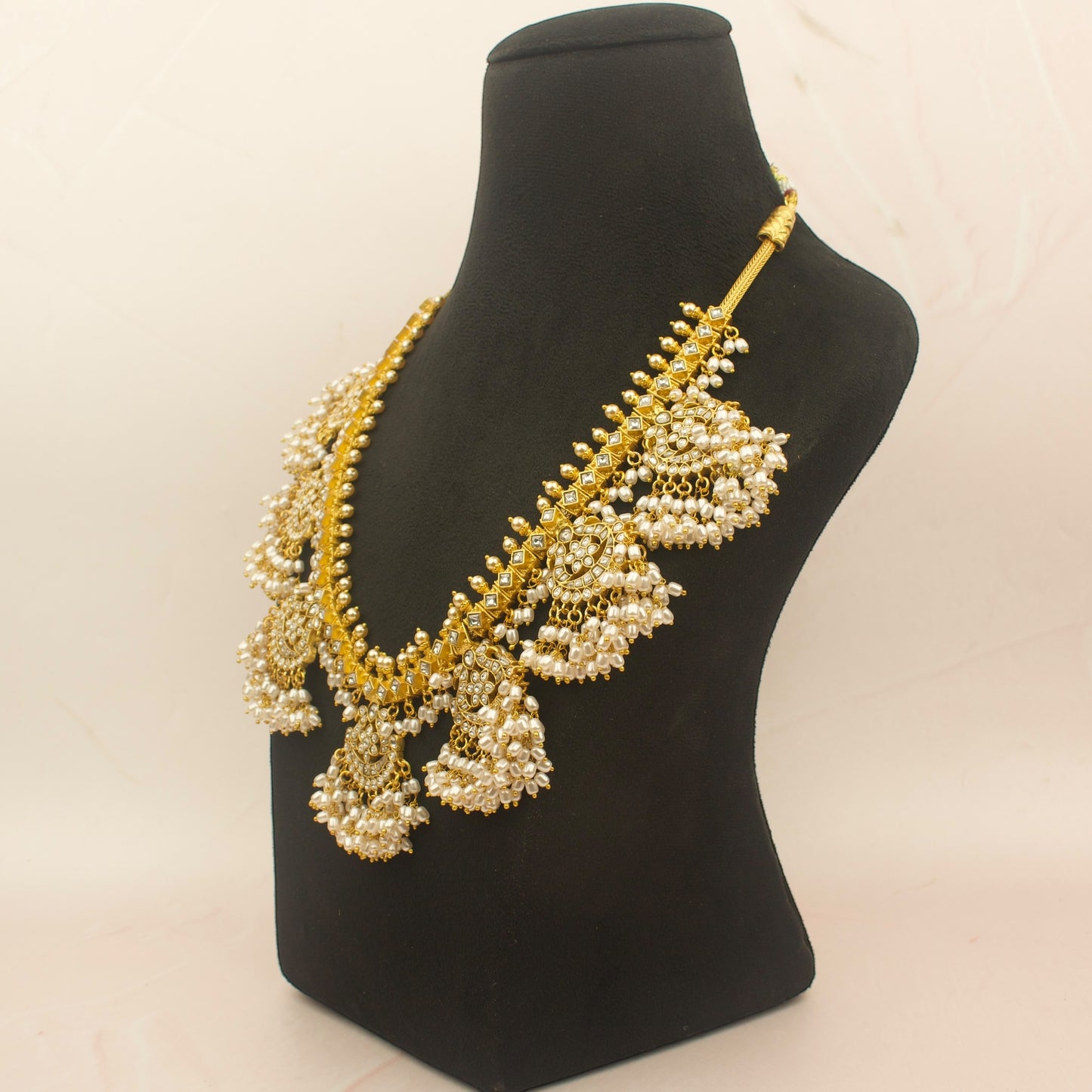 Grand Pearl-Encrusted Jadau Kundan Guttapusalu Necklace