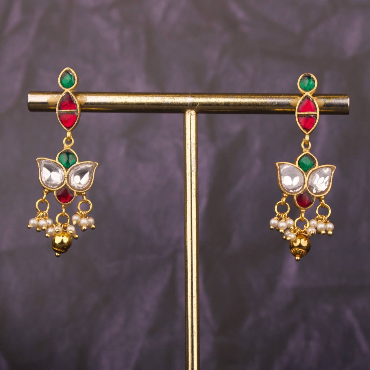 Sleek Jadau Kundan Hanging Earrings