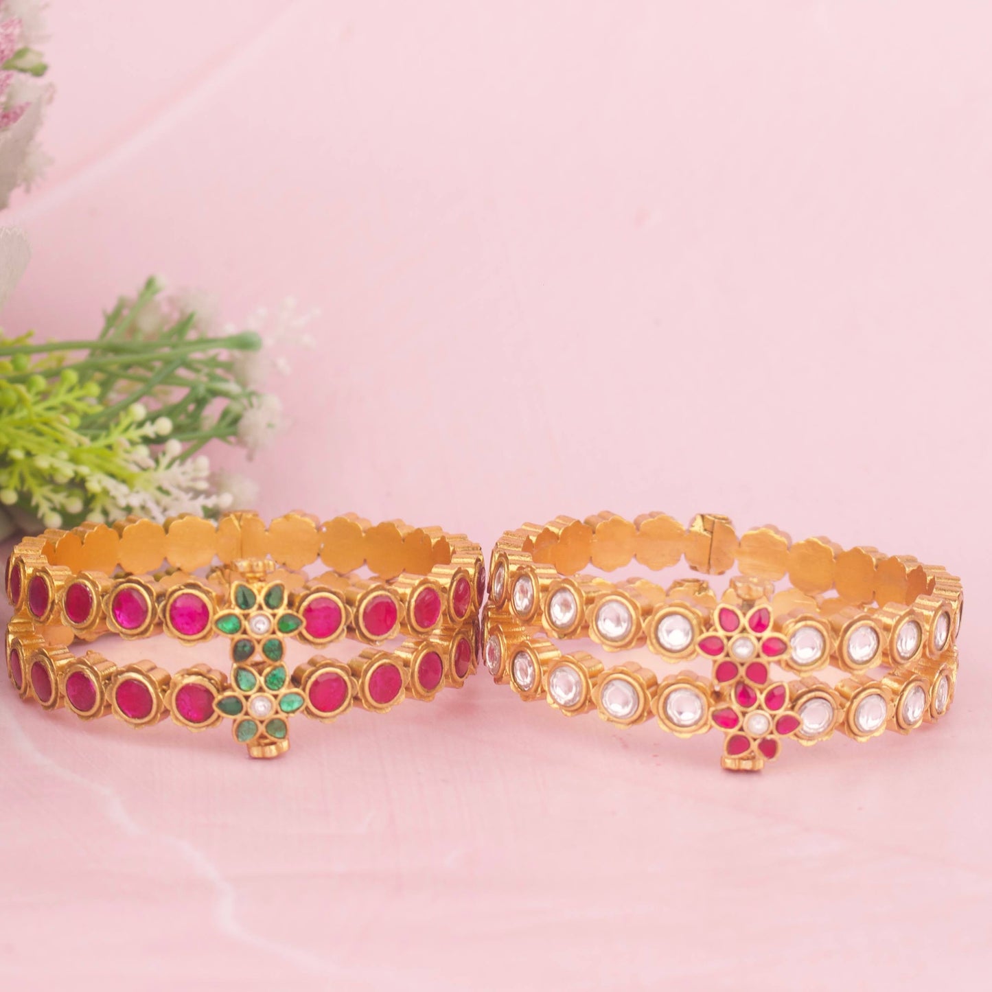 Classy Jadau Kundan Bangle With Floral Center