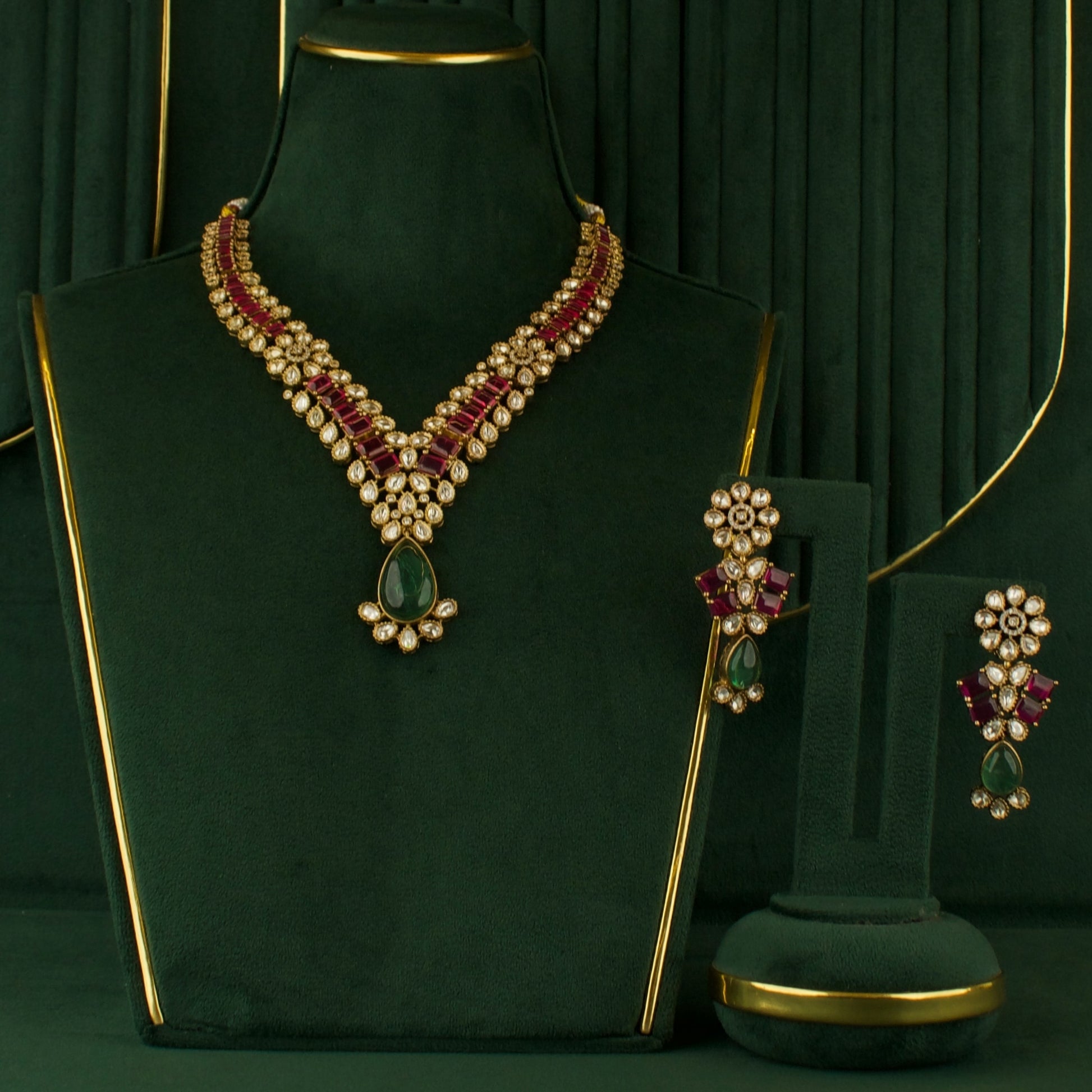 Sleek elegant design Fusion Kundan & Polki Victorian Necklace Set