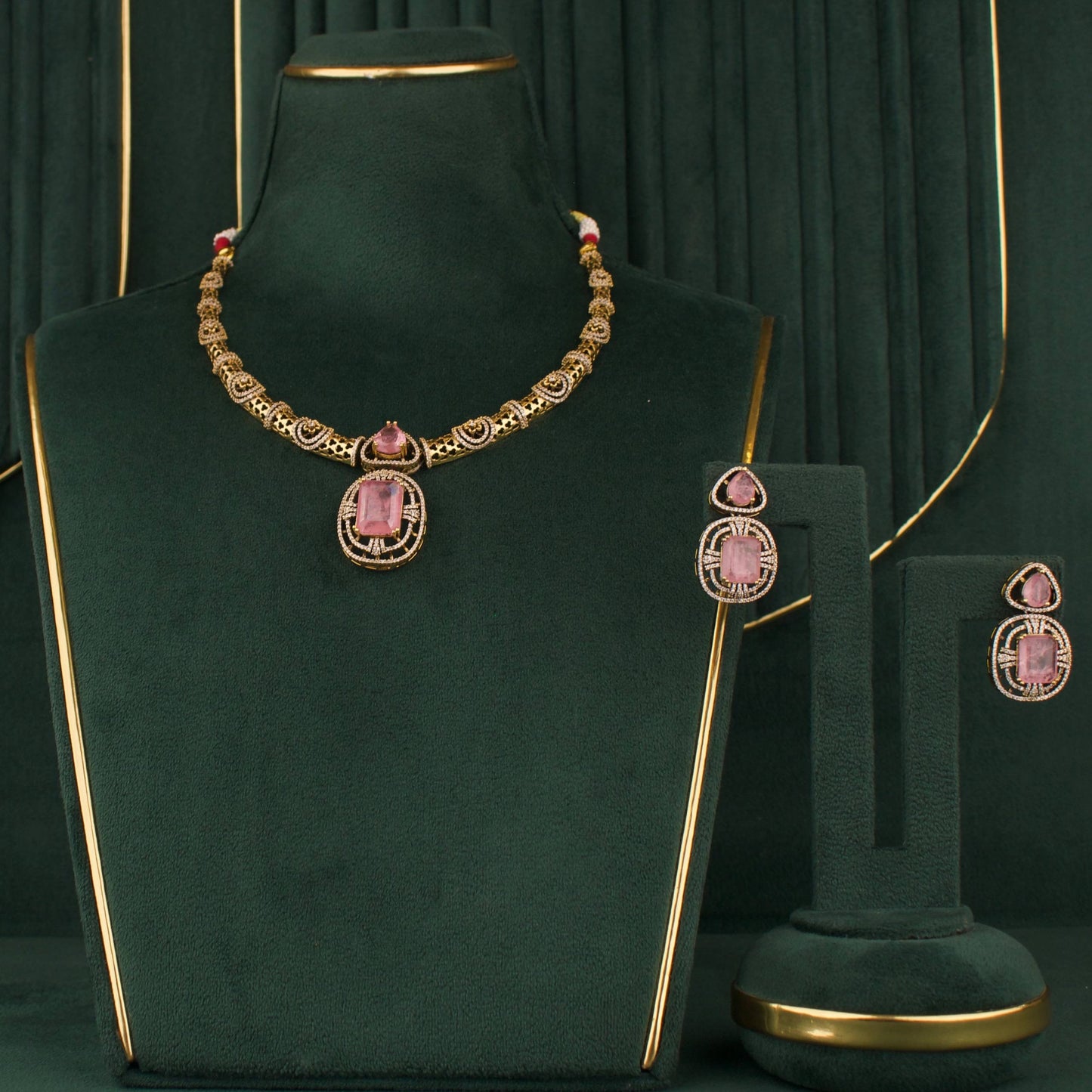 Delicate Victorian Kanti Style Necklace Set