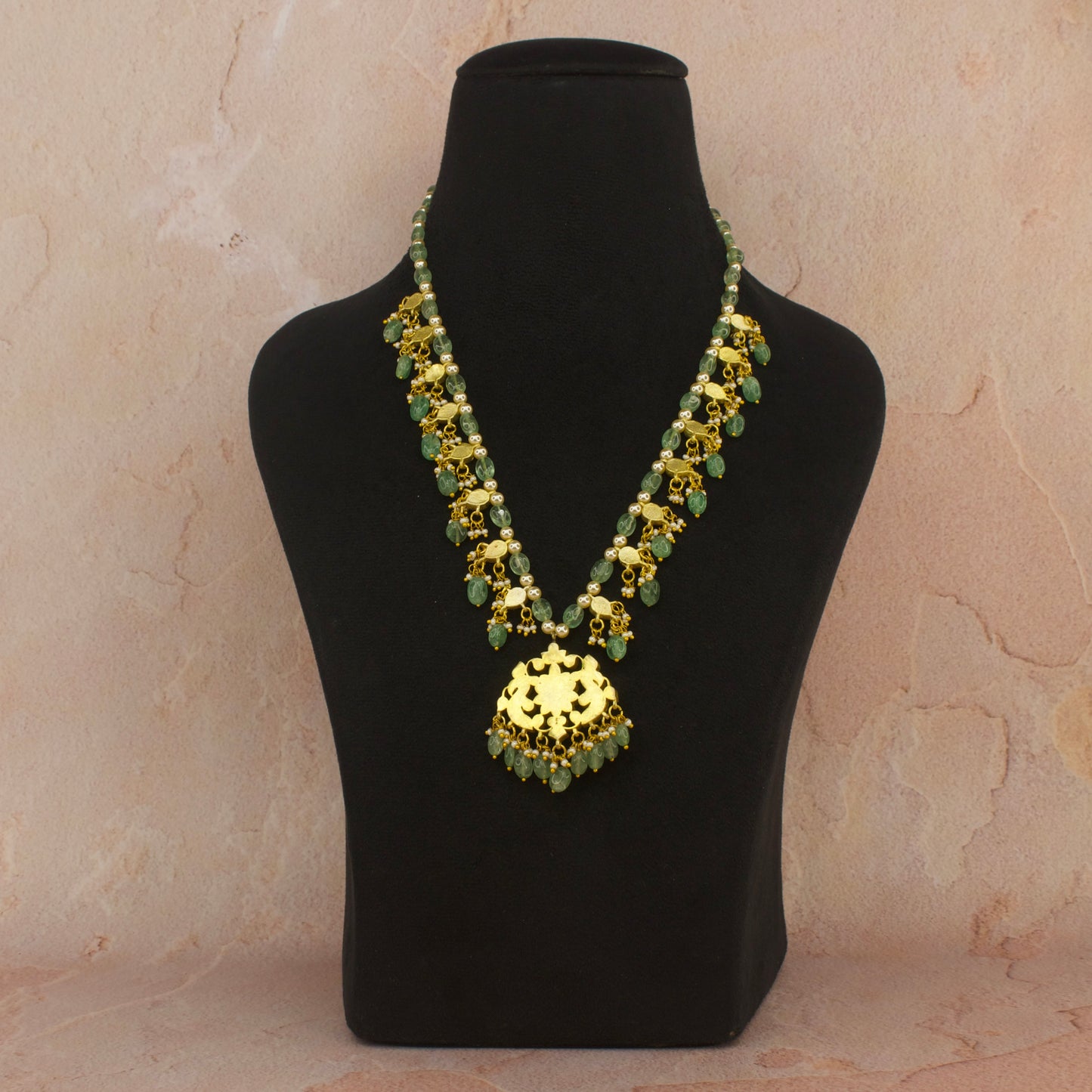 Elegant Pearl Necklace In Jadau Kundan