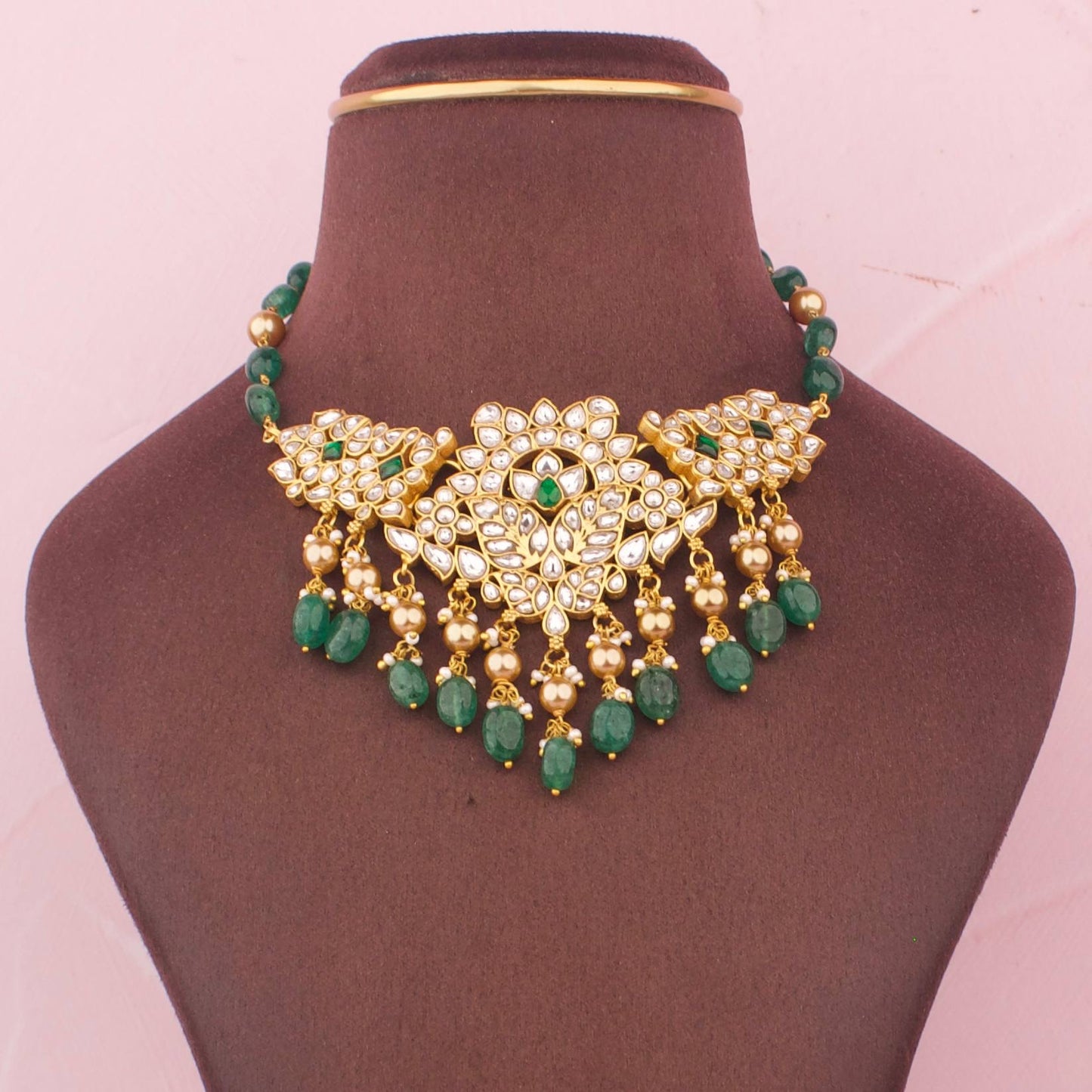 Antique Finish Kundan Choker Necklace With Green Drops
