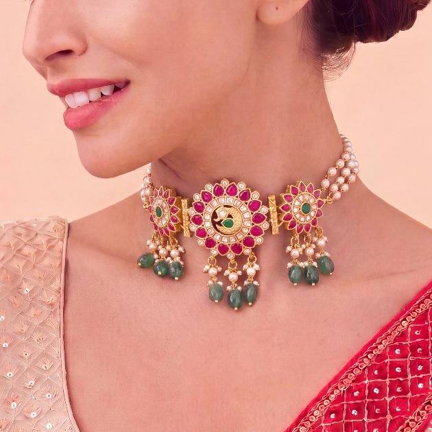 Exquisite Jadau Kundan Choker Green Bead Drops Craftsmanship & Detail View - Dulhan Jewels