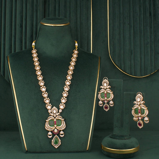 Opulent Victorian Jewelry Set With Emerald Pendant And Matching Earrings