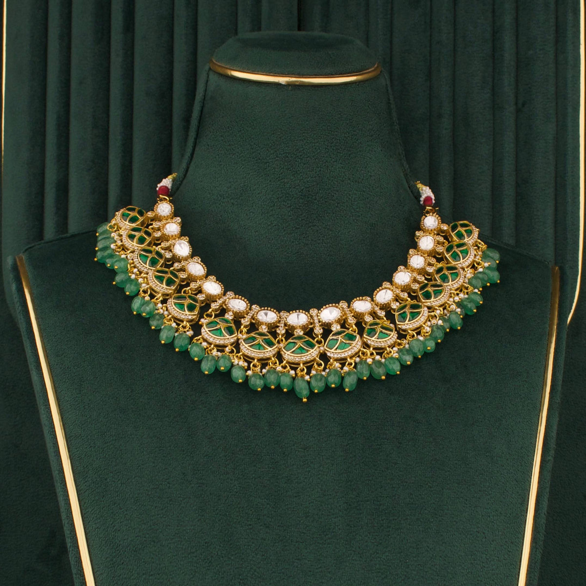 Emerald Victorian Polki Necklace Set With Matching Earrings Craftsmanship & Detail View - Dulhan Jewels