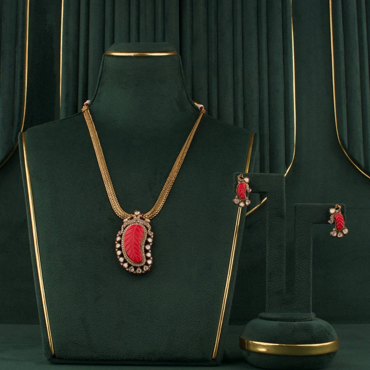 Sleek Chain Necklace With Mango Locket