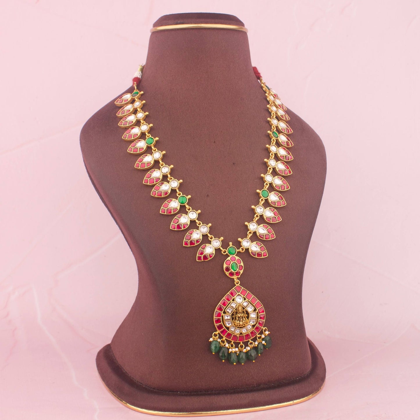 Minimal Design Jadau Kundan Necklace With Pendant