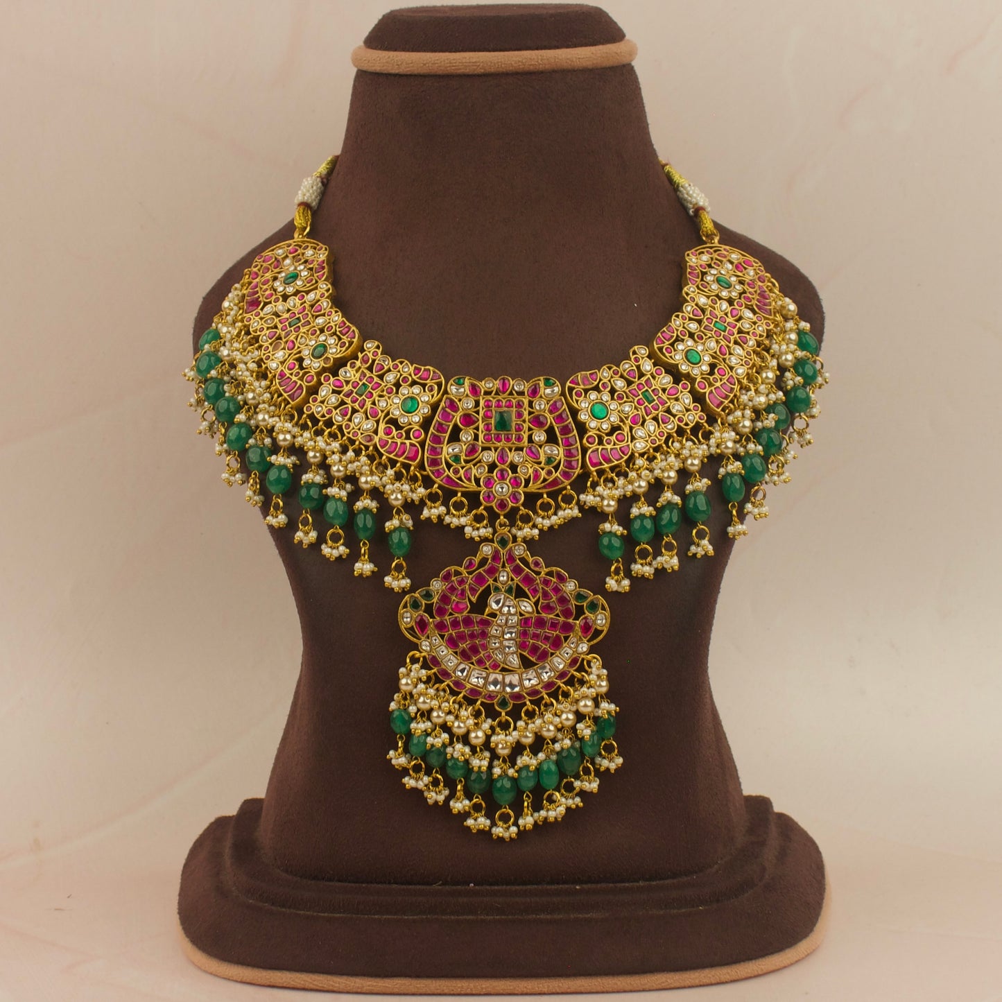 Bridal Majestic Jadau Kundan Necklace with Green Bead Accents