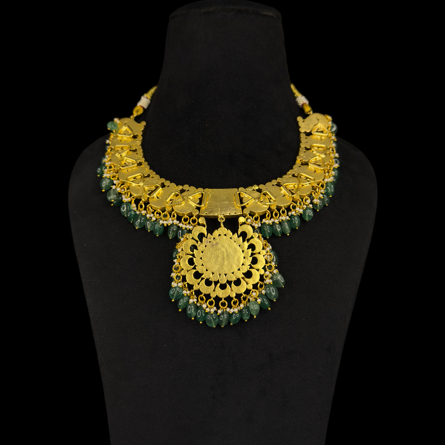 Elegant Jadau Kundan Necklace with Emerald Bead Accents with 22k gold plating This product belongs to Jadau Kundan jewellery category