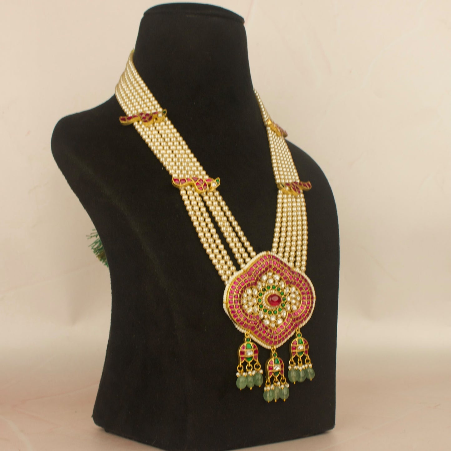 Grand Jadau Kundan Pearl Mala With Kundan Side Locket