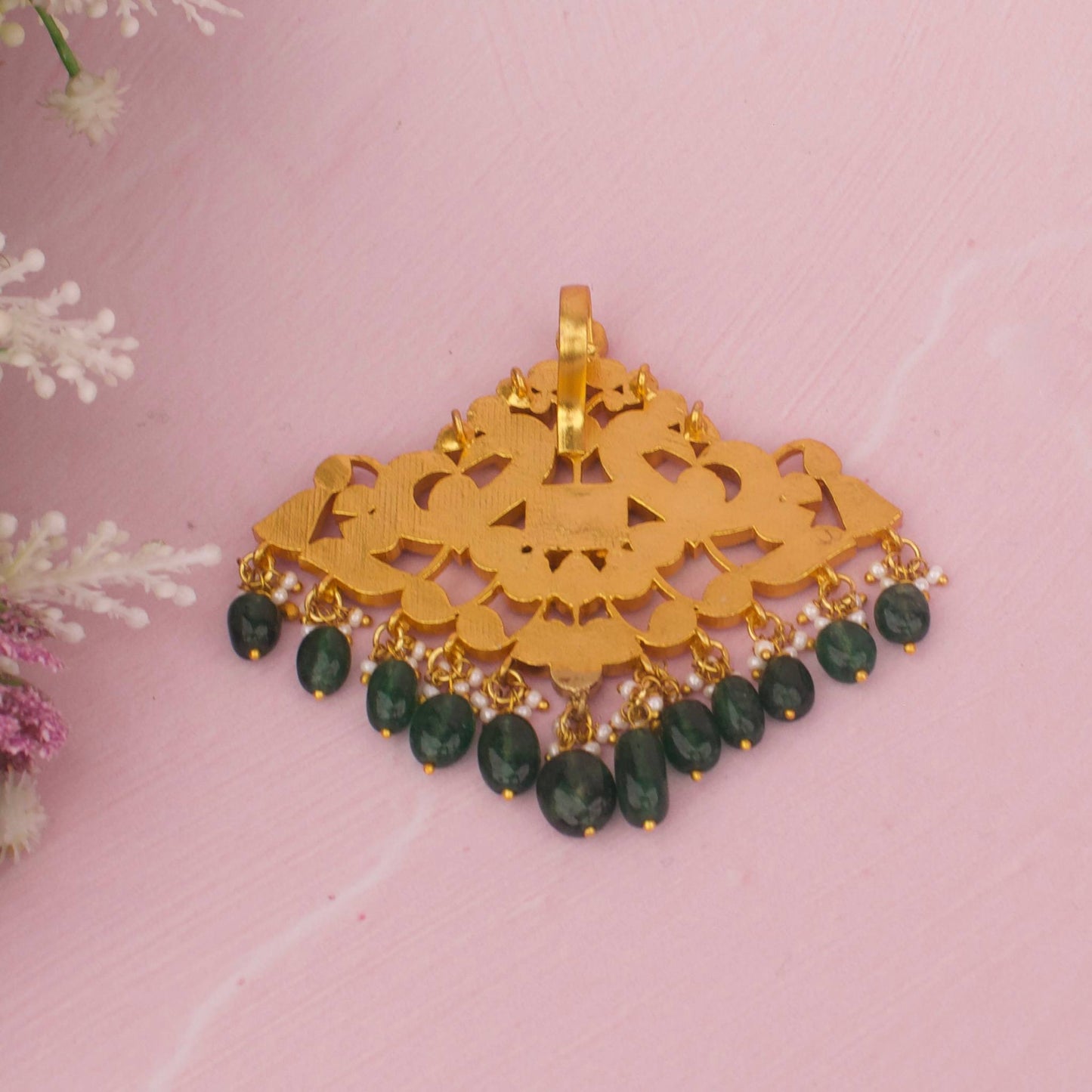 Ethnic Jadau Kundan Pendant With Emerald Beads