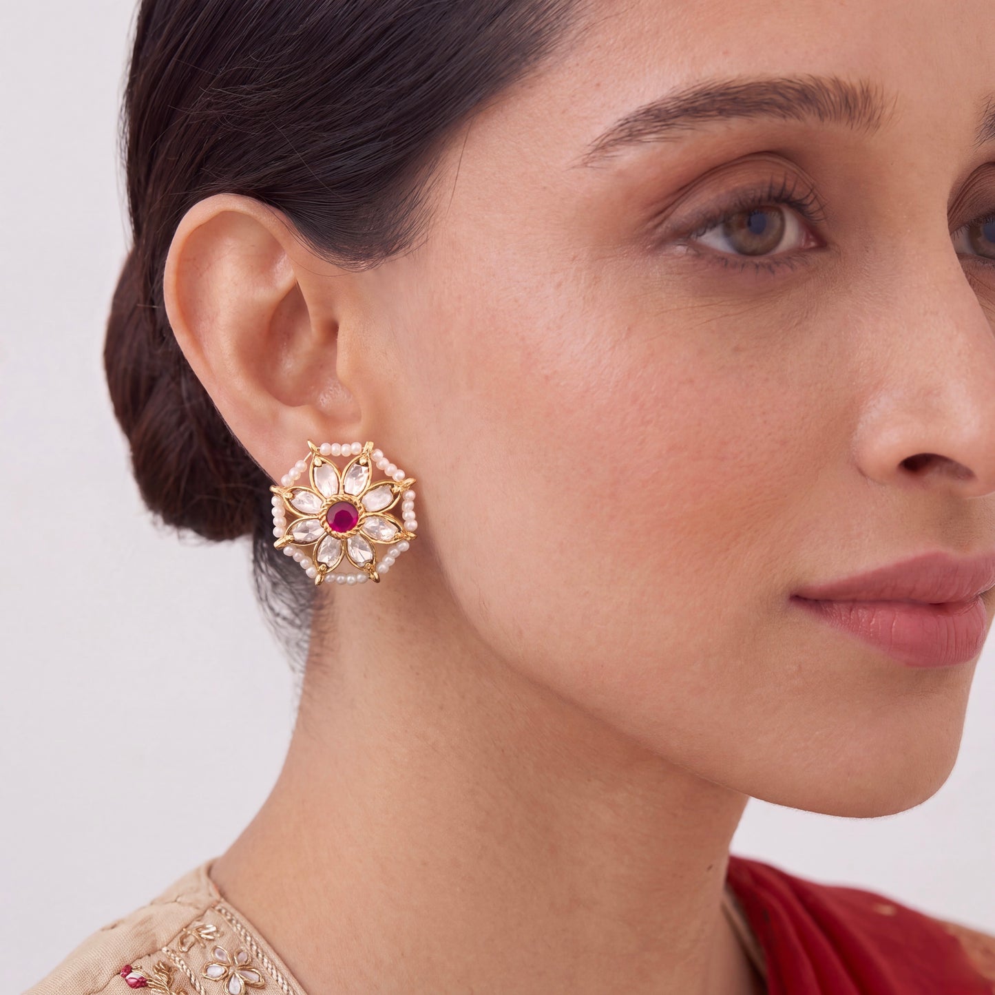 Jadau Kundan Stud Earrings With Pearl Bordering Craftsmanship & Detail View - Dulhan Jewels