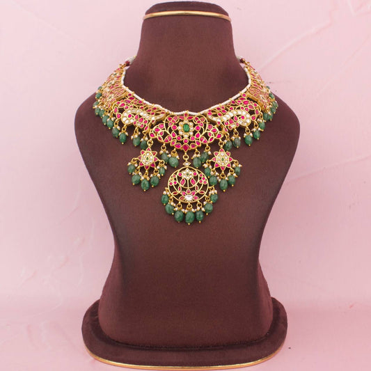 Stylish Jadau Kundan Necklace With Locket Hangings