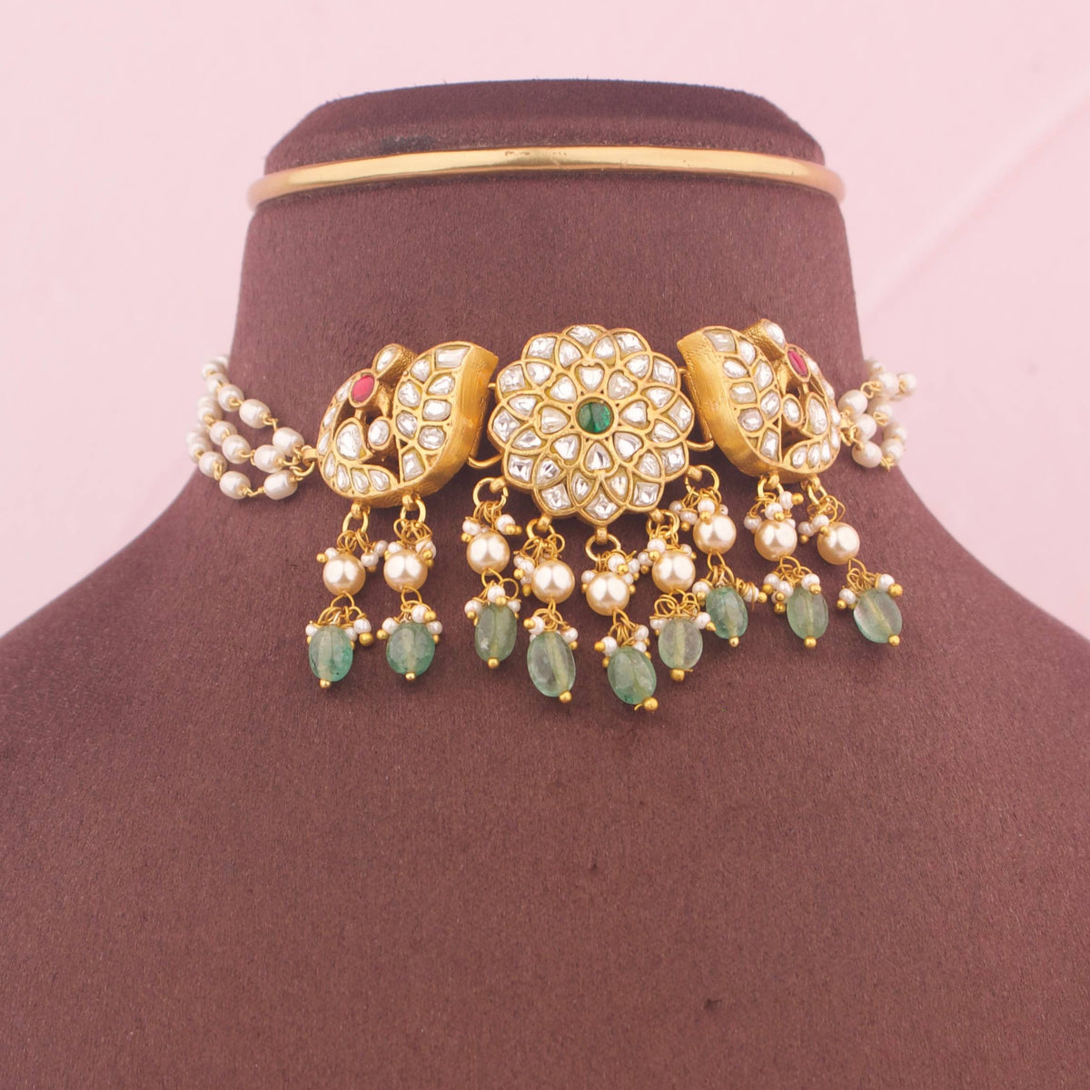 Elegant Jadau Kundan Choker With Green Drops Craftsmanship & Detail View - Dulhan Jewels